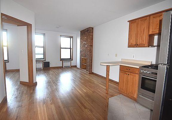 4th image of 297 Kingsland Ave APT 2