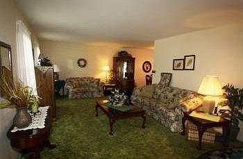 4th image of 877 Eaton Ct