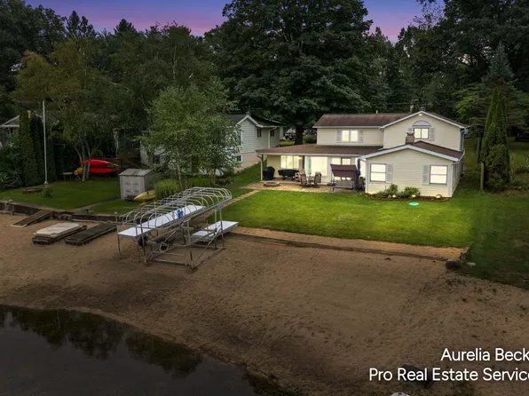 13555 Sunset Shores Dr NE, Cedar Springs, MI 49319