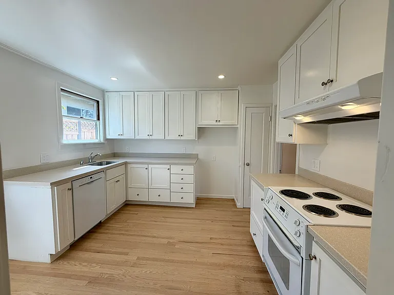 640 Cuesta Ave — Photo 14