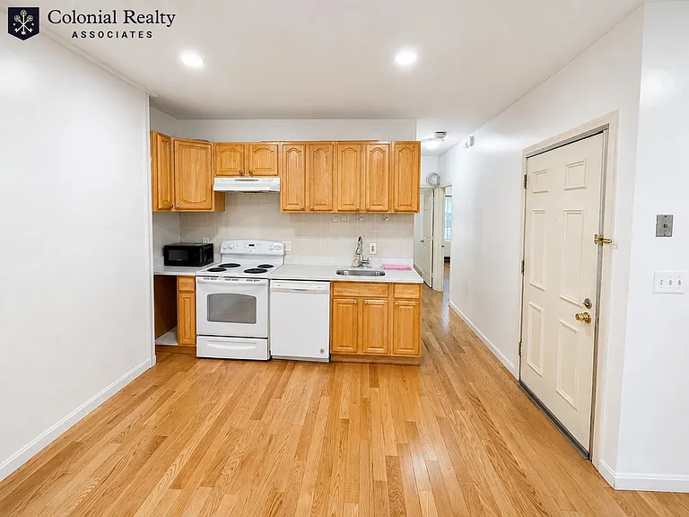 74 Tyler St #C — Photo 3
