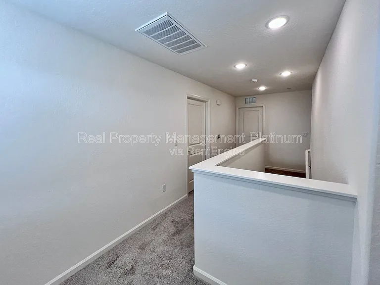 6596 E Cresthaven Dr — Photo 13