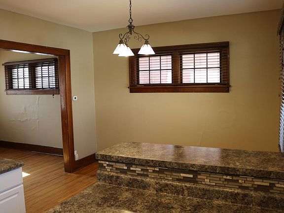 5th image of 4646 Farnam St