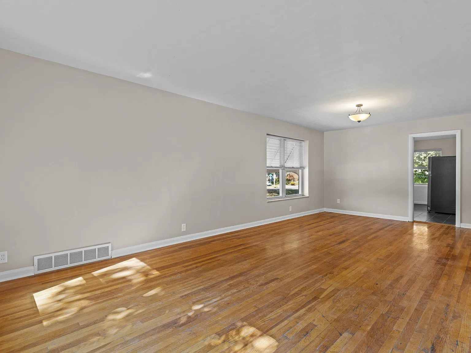 2 bed, 1118 sqft, $1,500 — Photo 3