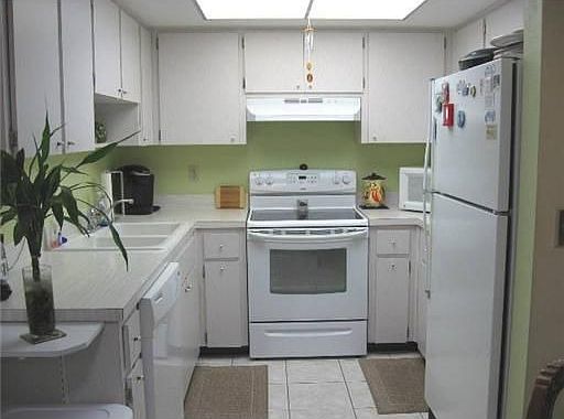 3rd image of 2200 Shelly Dr APT D