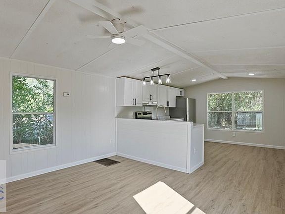 4th image of 50 Sangster Rd