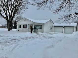 2207 Maxine Ave NE, Canton, OH 44705