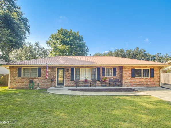 119 W 3rd St, Long Beach, MS 39560