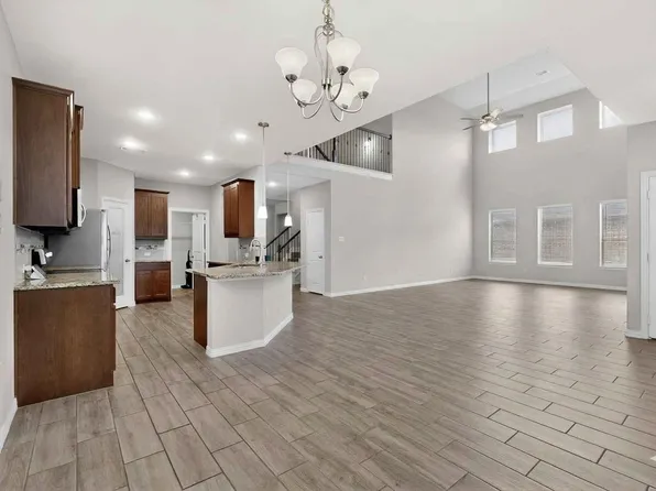 73 River Oaks Blvd, Waxahachie, TX 75165