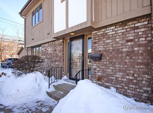 219 S Vine Ave APT D, Park Ridge, IL 60068