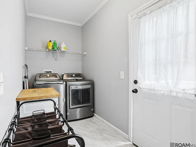 5711 Rollins Rd — Photo 11