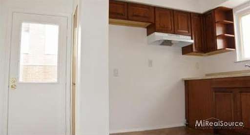 3rd image of 30570 Spybrook St