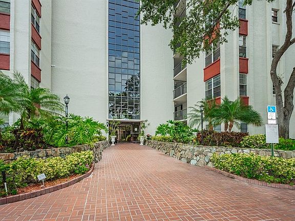 5th image of 2699 Seville Blvd Unit 202
