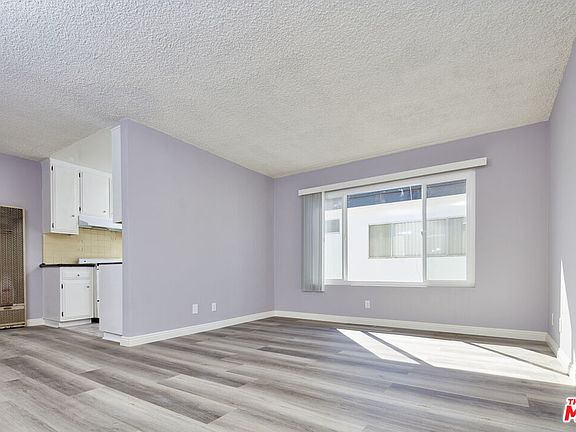 4th image of 3126 S Canfield Ave #8