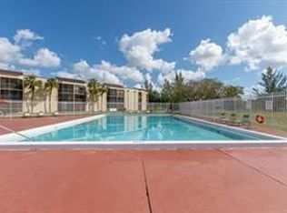 3252 Foxcroft Rd APT 101, Hollywood, FL 33025