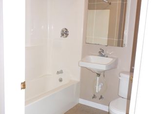 258 E Queen St #258, Chambersburg, PA 17201