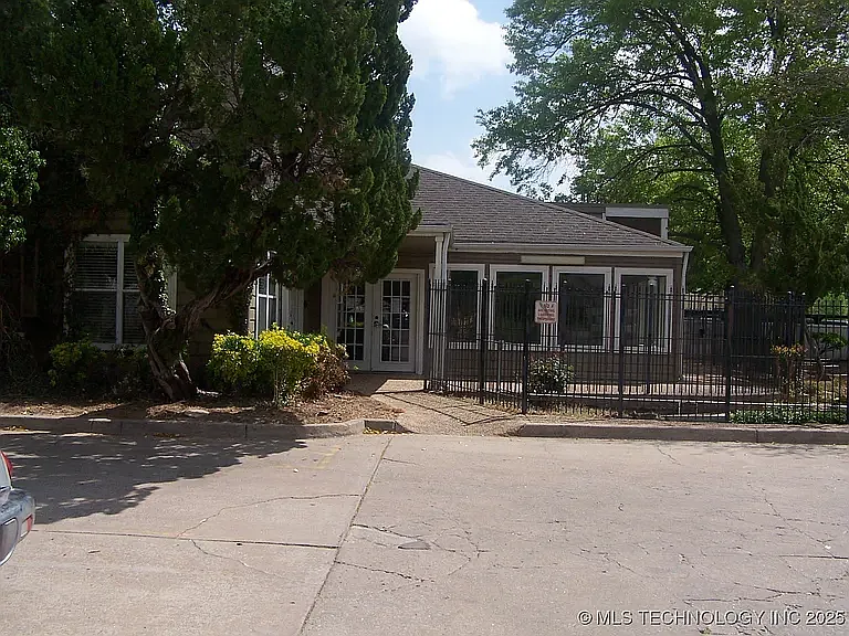 6639 S Victor Ave #G-112 — Photo 15