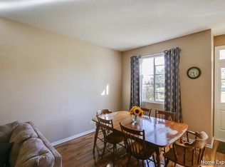 2352 Reflections Dr, Aurora, IL 60502