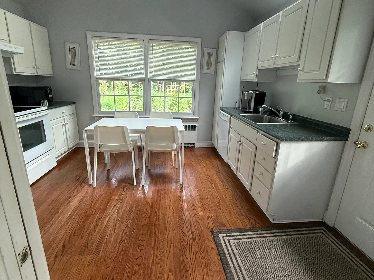 1 bed, 750 sqft, $3,200 — Photo 3