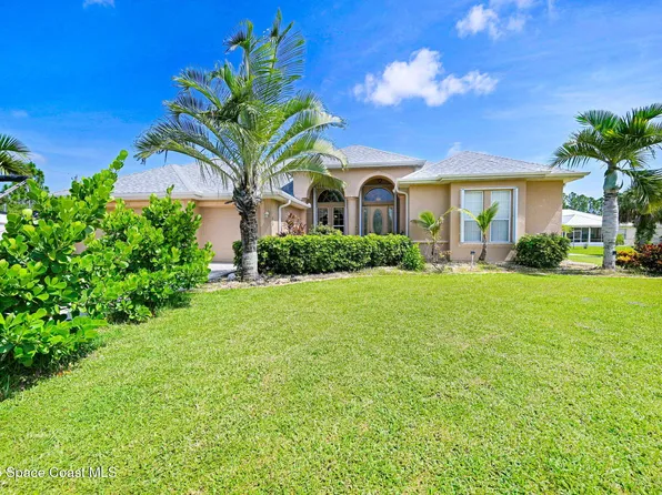 393 Farley St SW, Palm Bay, FL 32908