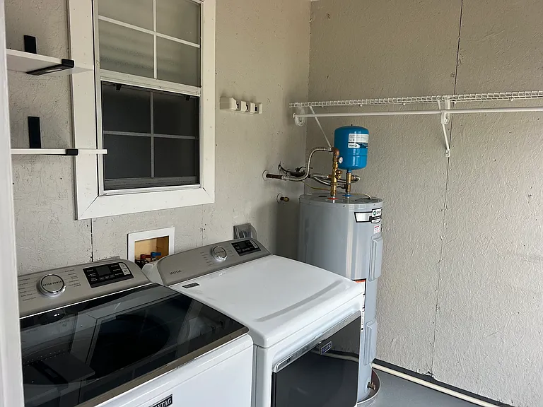 8315 Elizabeth Ave — Photo 14