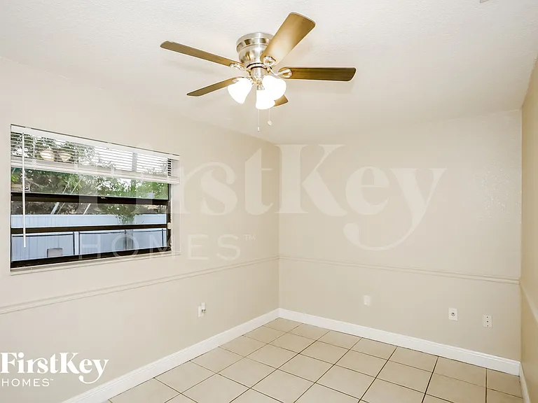 11310 NW 38th Pl — Photo 12