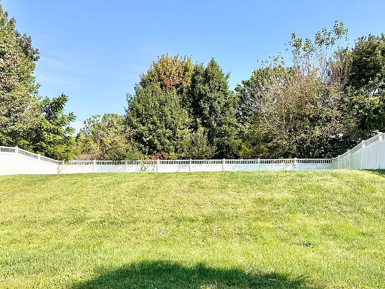 10223 Bon Meade Ln — Photo 16