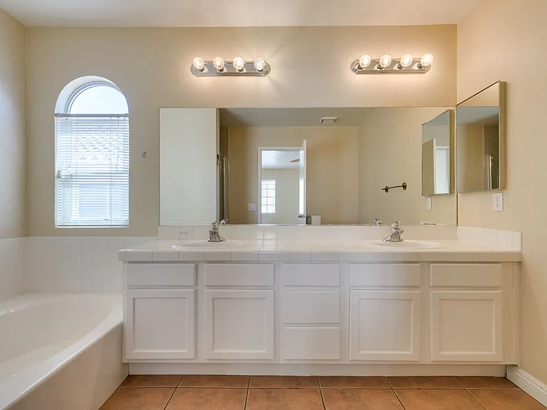 9532 Amber Valley Ln — Photo 24