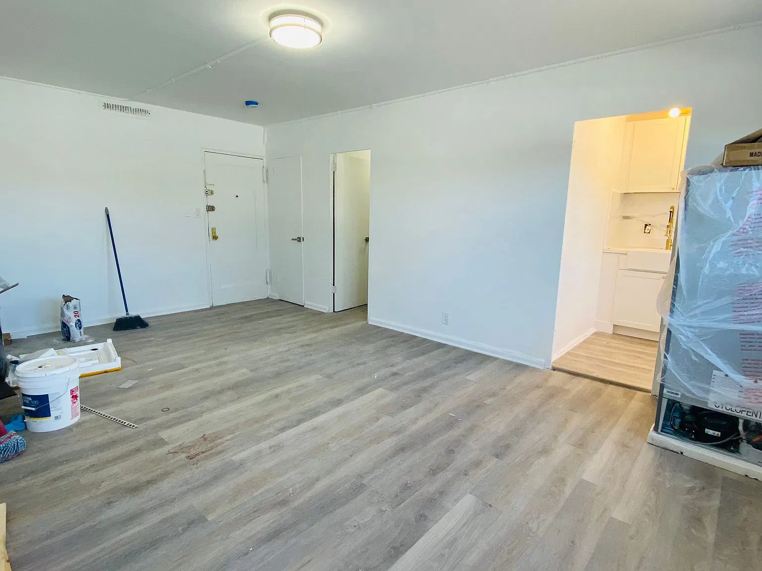 1 bed, 650 sqft, $1,800 — Photo 2