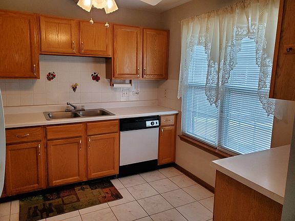 4th image of 1730 Autumn Ave Unit A