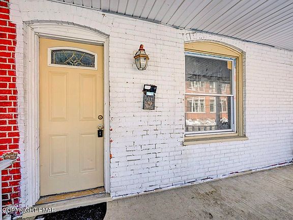 5th image of 113 N 1st St