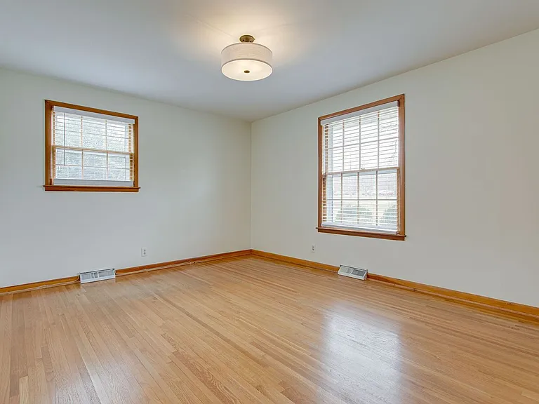 171 McCall St — Photo 21