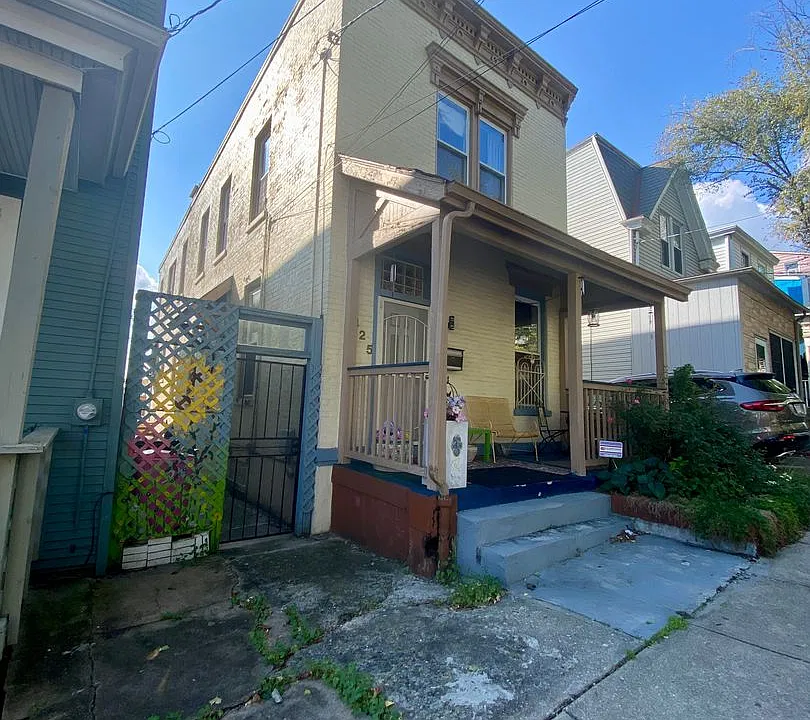 425 Warner St