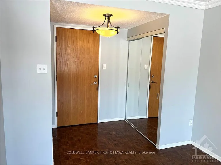 2759 Carousel Cres #307 — Photo 4