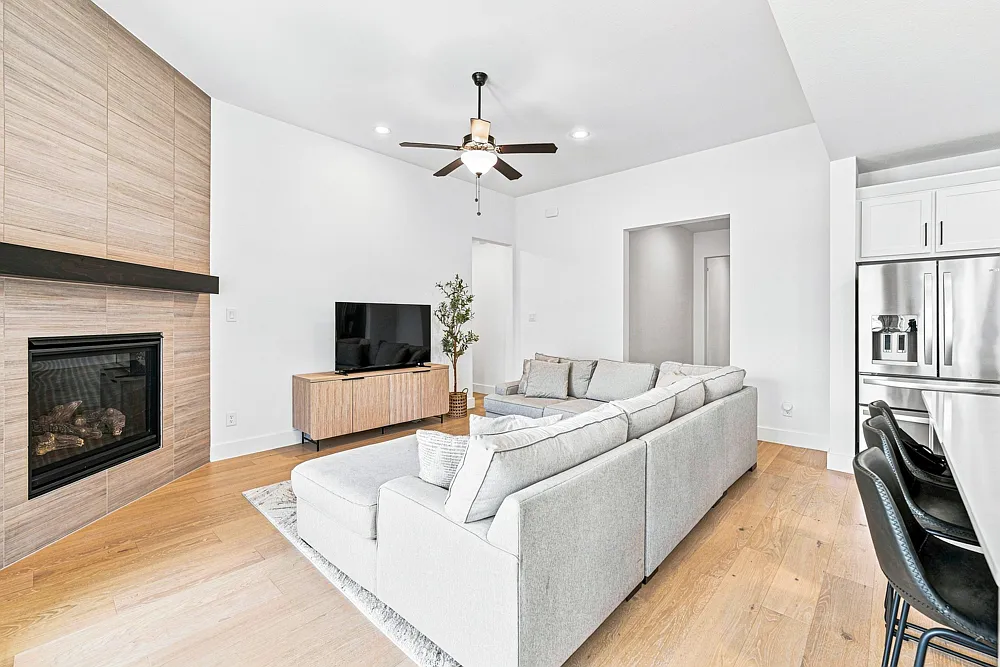 4 bed, 2300 sqft, $3,500 — Photo 4