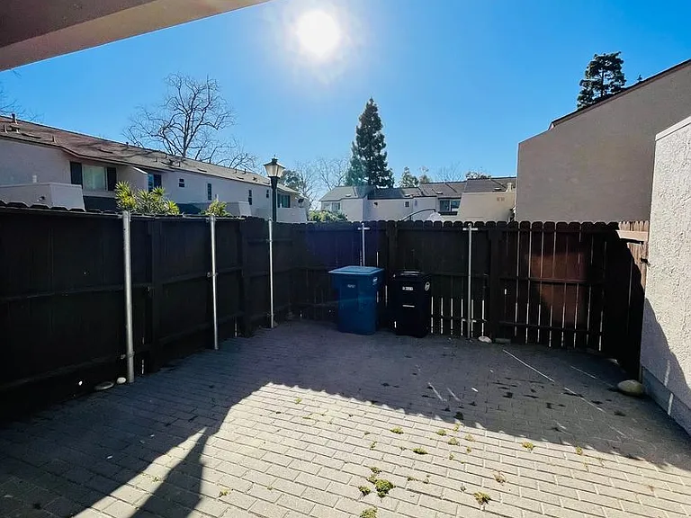 1214 Llama Ct — Photo 26