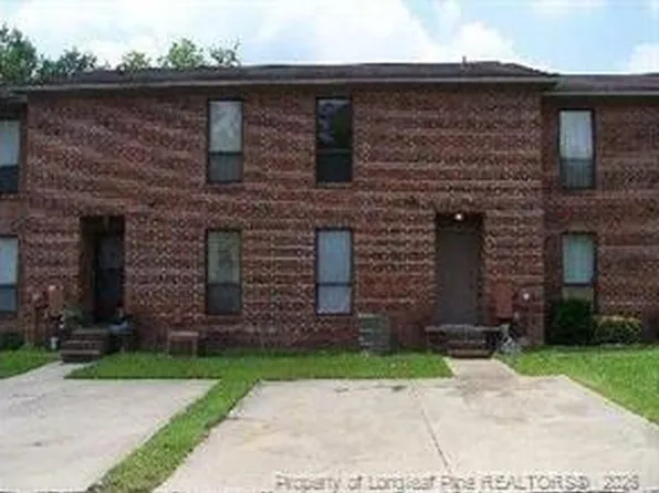 1406 Tangora Ln, Fayetteville, NC 28304