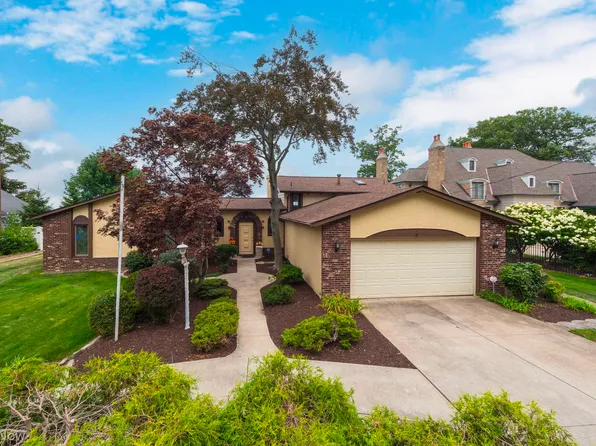 32314 Lake Rd, Avon Lake, OH 44012