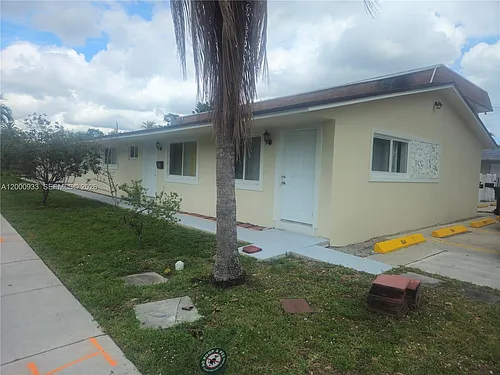 514 SW 2nd Ave #B Photo 1