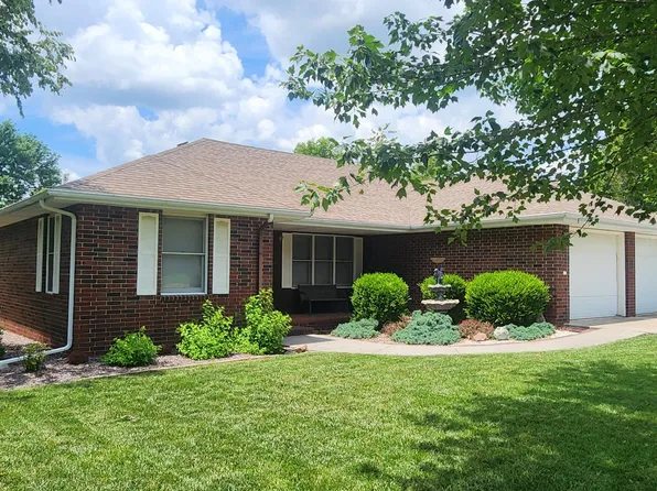 251 S Oak Grove Street, Marshfield, MO 65706