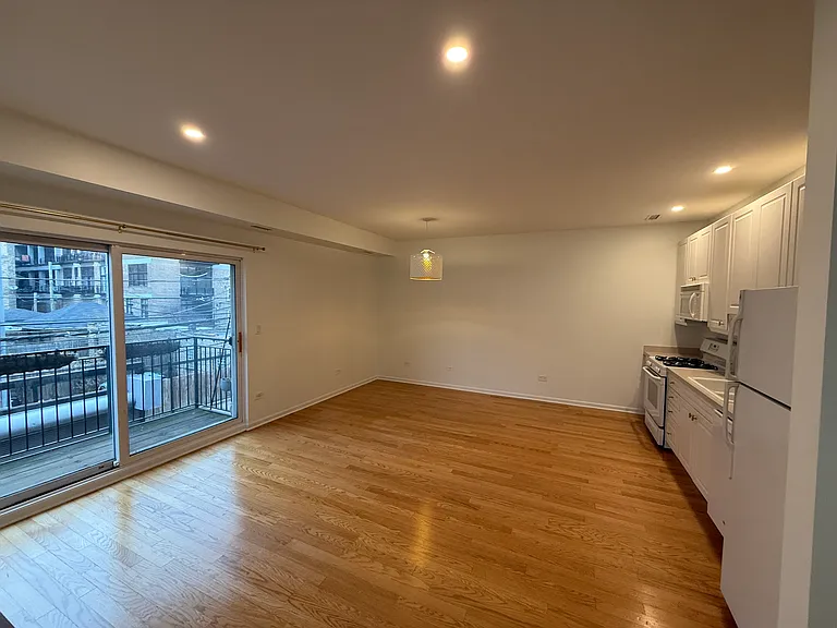2720 W Cortland St #202 — Photo 7