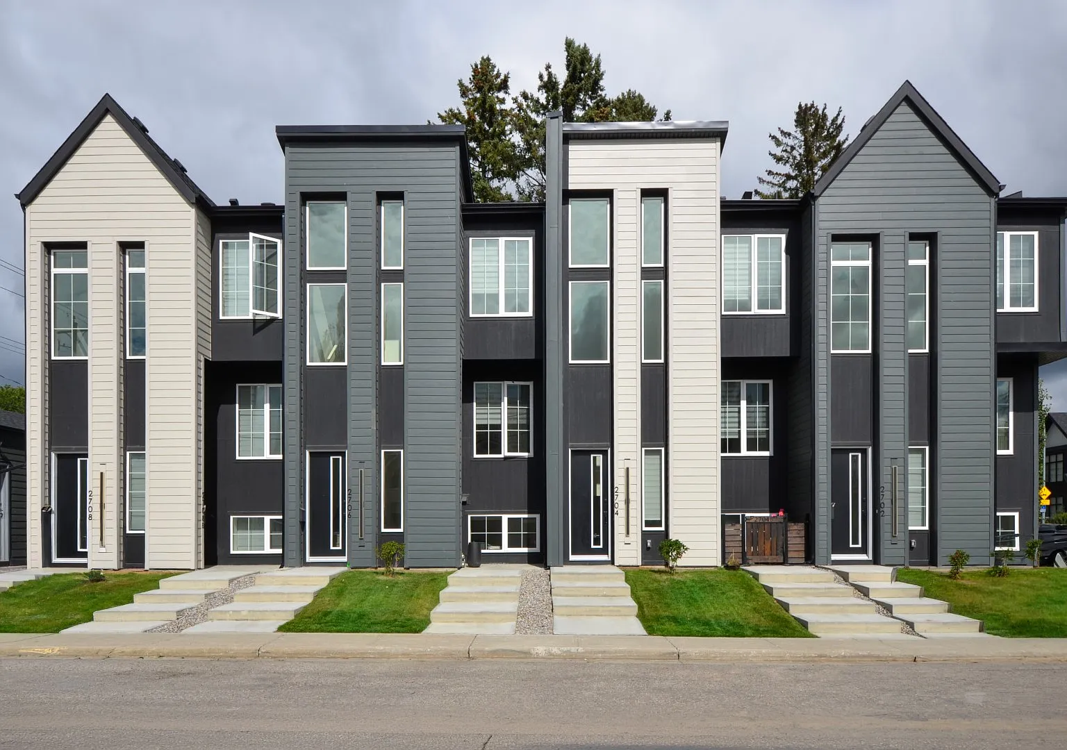 2704 25 Avenue Southwest — Photo 1