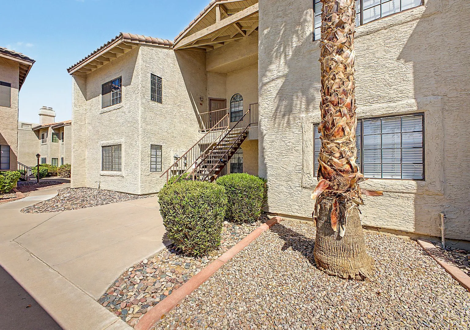 Really Cute Condo Available for Immediate Move-In — Photo 3