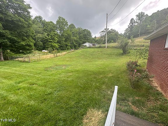 3rd image of 73 Fork Ridge Rd