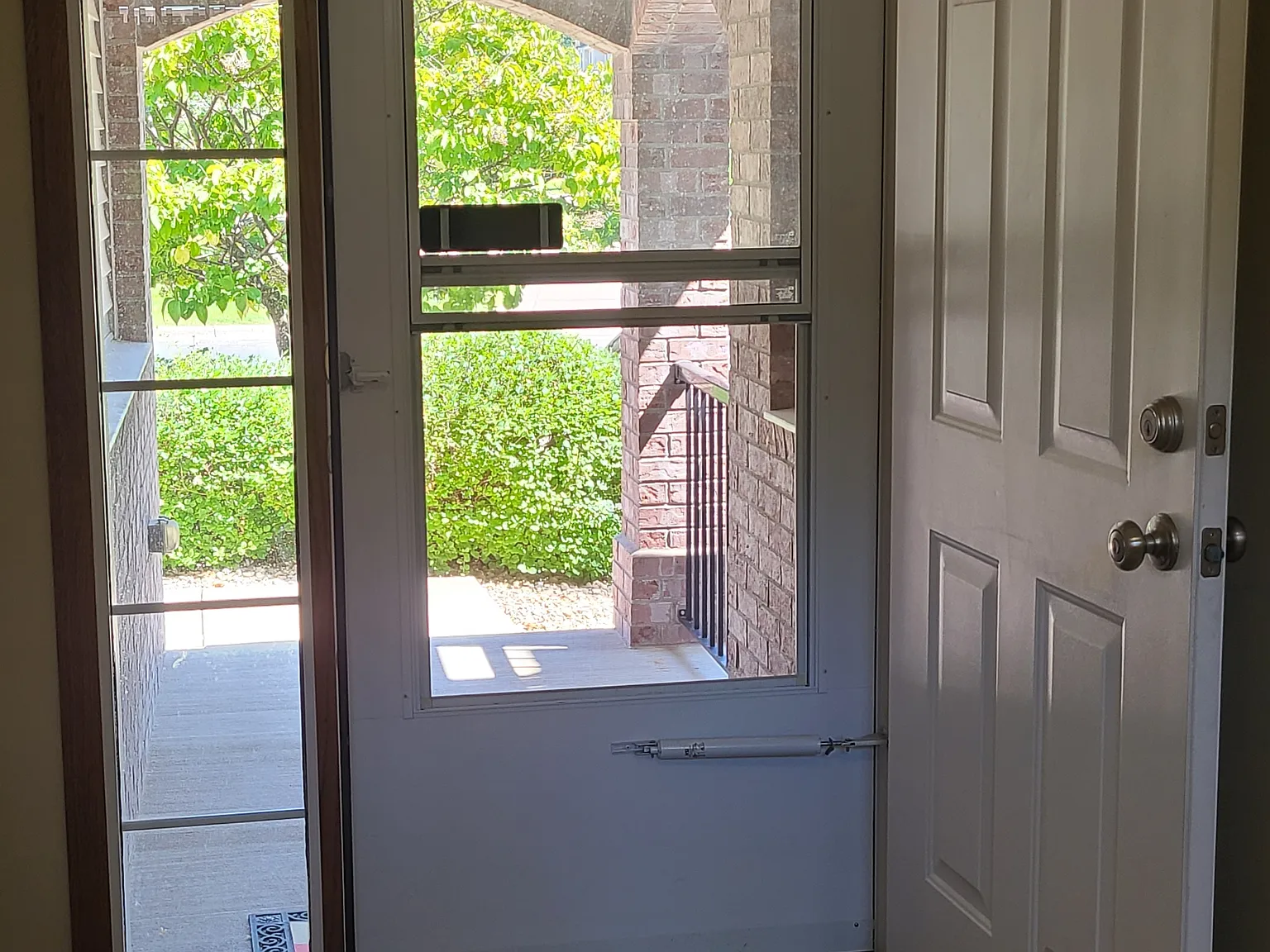 3 bed, 2.5 bath, 1878 sqft, $2,650 — Photo 2