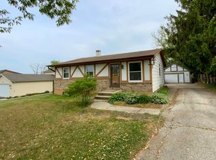 9911 E Bairstow Ave, Beach Park, IL 60087
