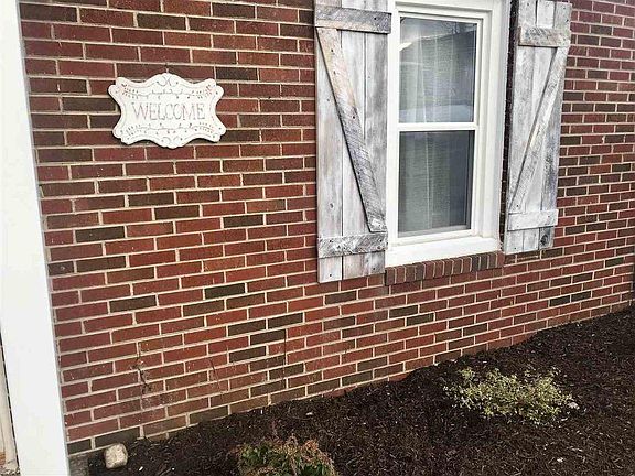 3rd image of 1260 Kasey St
