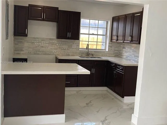 18767 SW 100th Ave — Photo 6