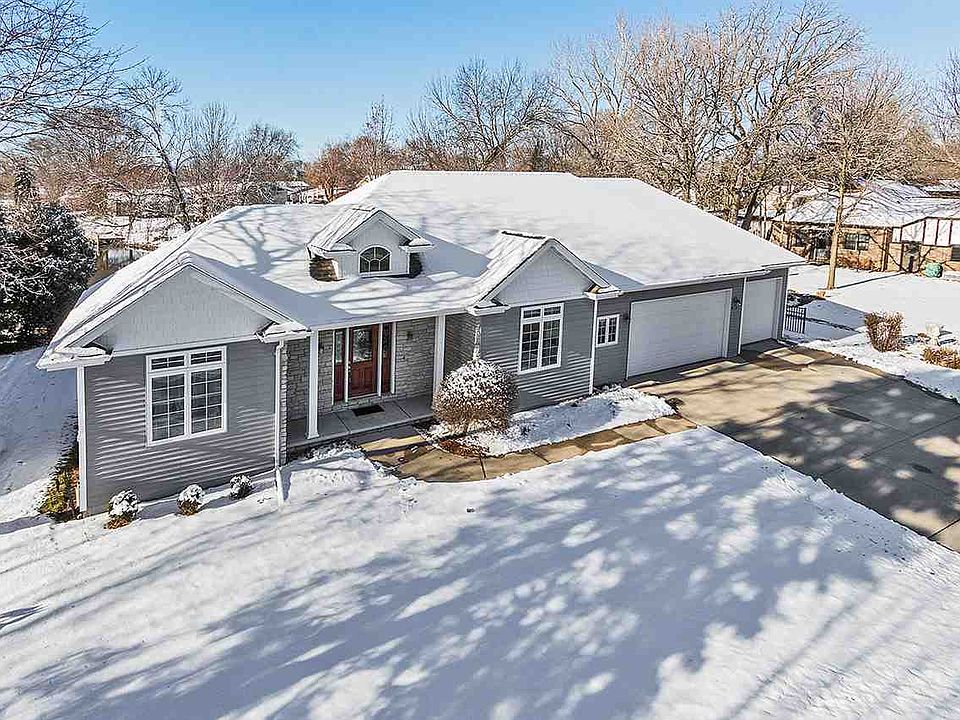 1st image of 2641 Shorewood Dr