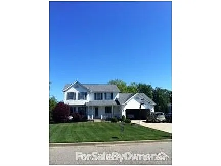 2081 Crestwood St photo 1